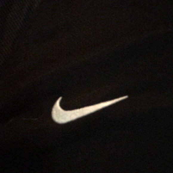 Black Nike dri fit short sleeve - Picture 3 of 4